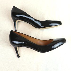 Ann Taylor perfect navy patent pump! 7.5 M In excellent condition